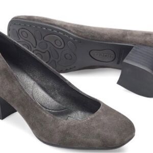 Born Womens Amery gray suede pump size 8 1/2M